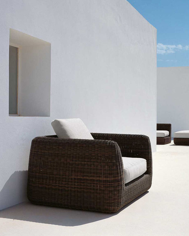 padded-armchair-agora-tropical-brown-ecru-white-cushion_madeindesign_339117_product800