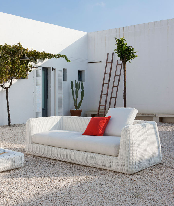 straight-sofa-agora-white-ecru-white-cushion_madeindesign_339060_product800