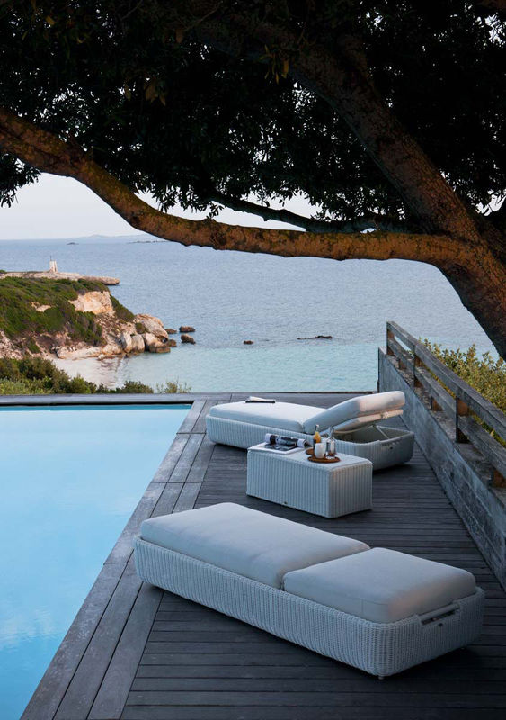 sun-lounger-agora-tropical-brown-ecru-white-cushion_madeindesign_339071_product800