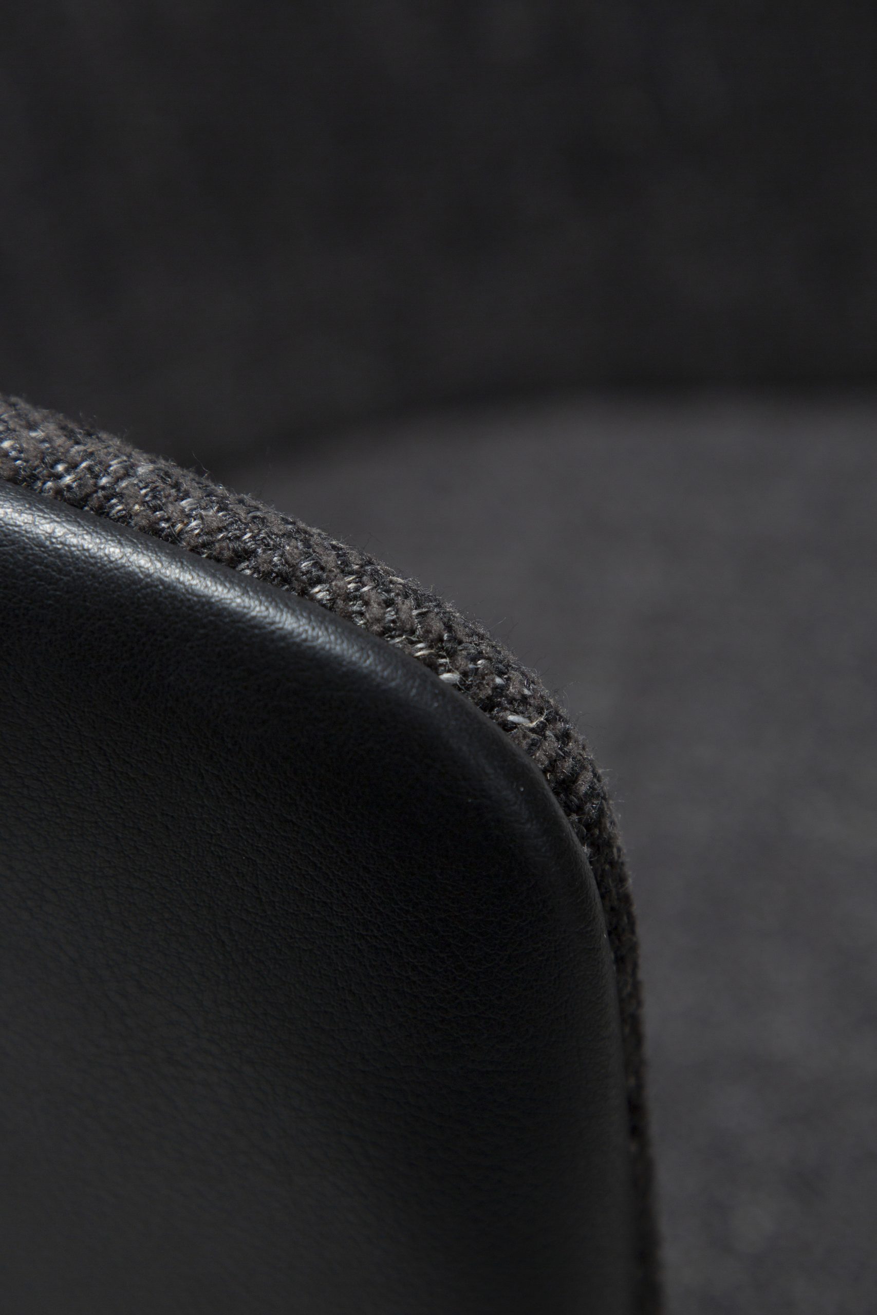 hey-chair-raven-black-boucle-w-raven-black-faux-leather-w-black-metal-legs_100800104-09-detail4