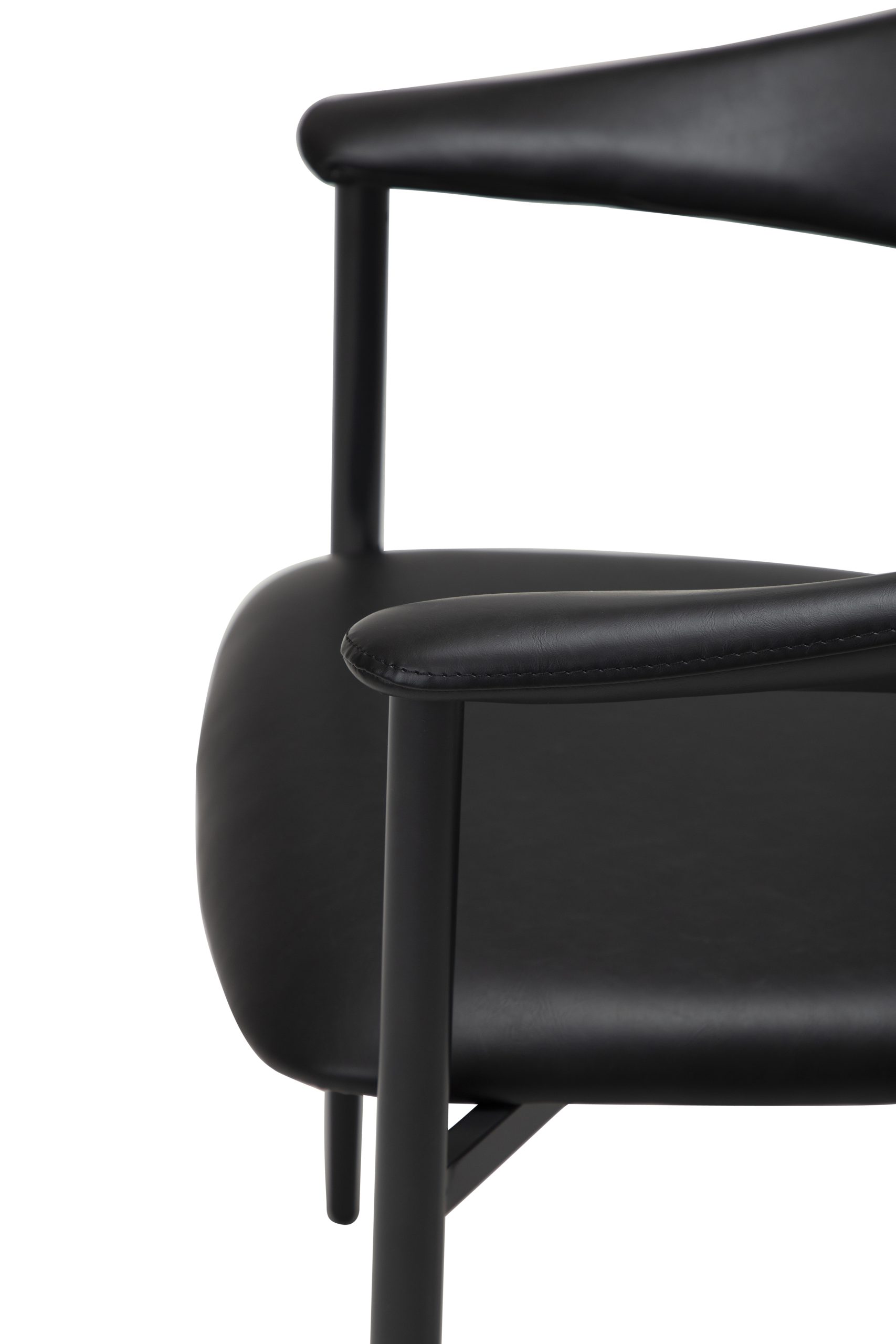 rover-armchair-vintage-black-art-leather-w-black-metal-legs_100370100-08-detail3